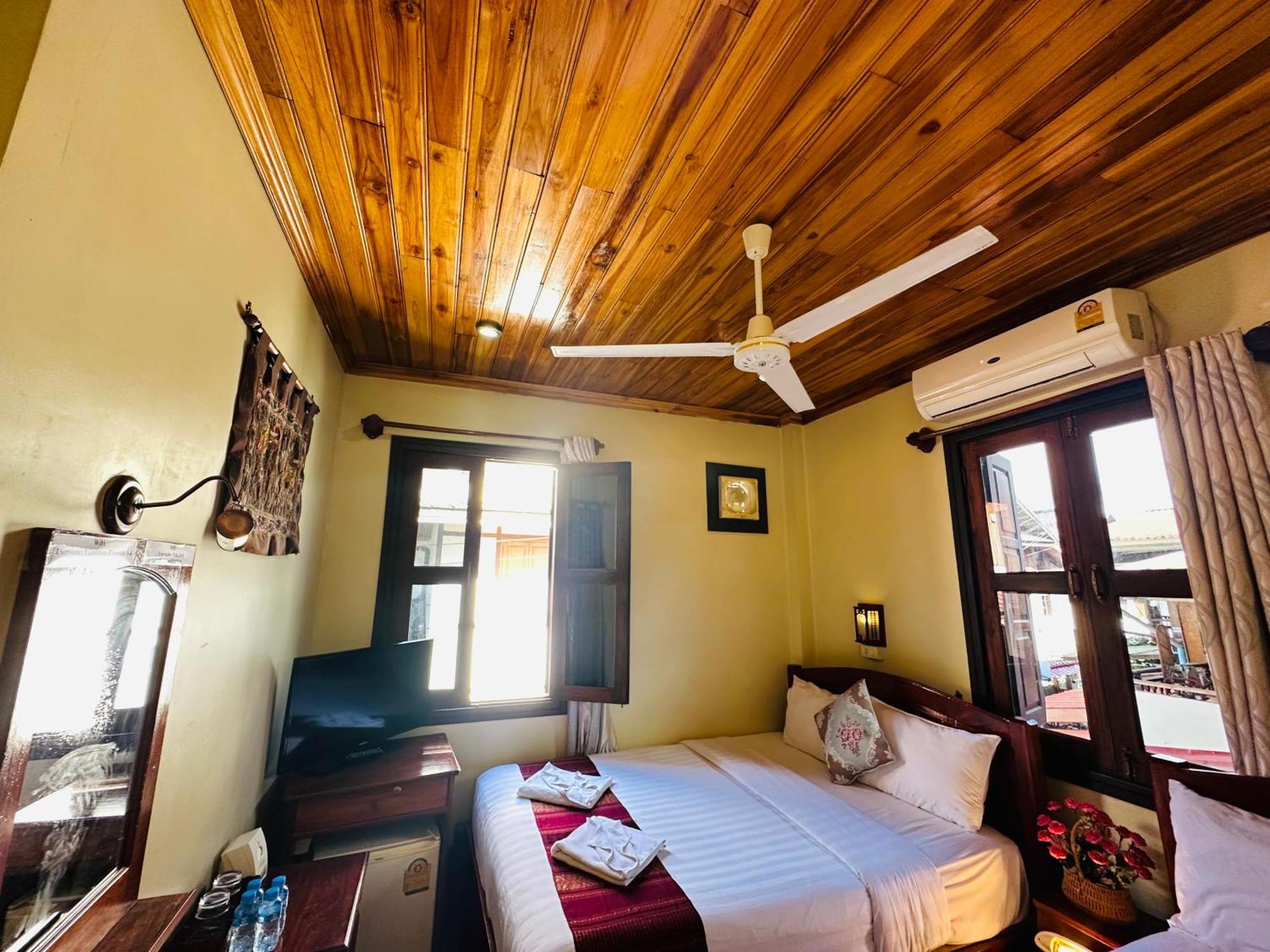 Anisa Mekong Riverside Villa Luang Prabang Exterior photo