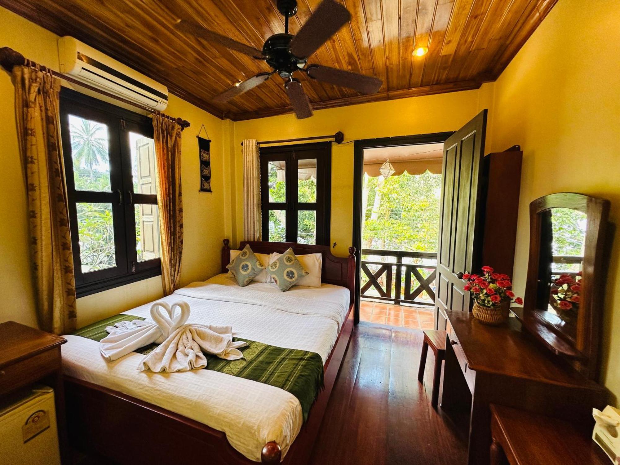 Anisa Mekong Riverside Villa Luang Prabang Exterior photo