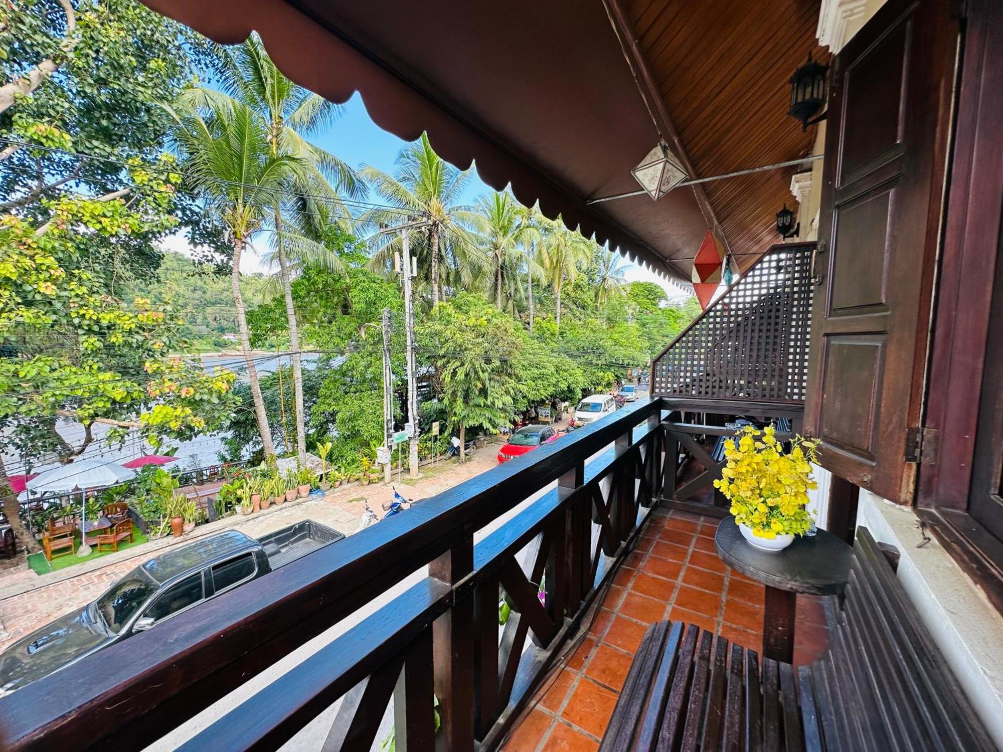 Anisa Mekong Riverside Villa Luang Prabang Exterior photo