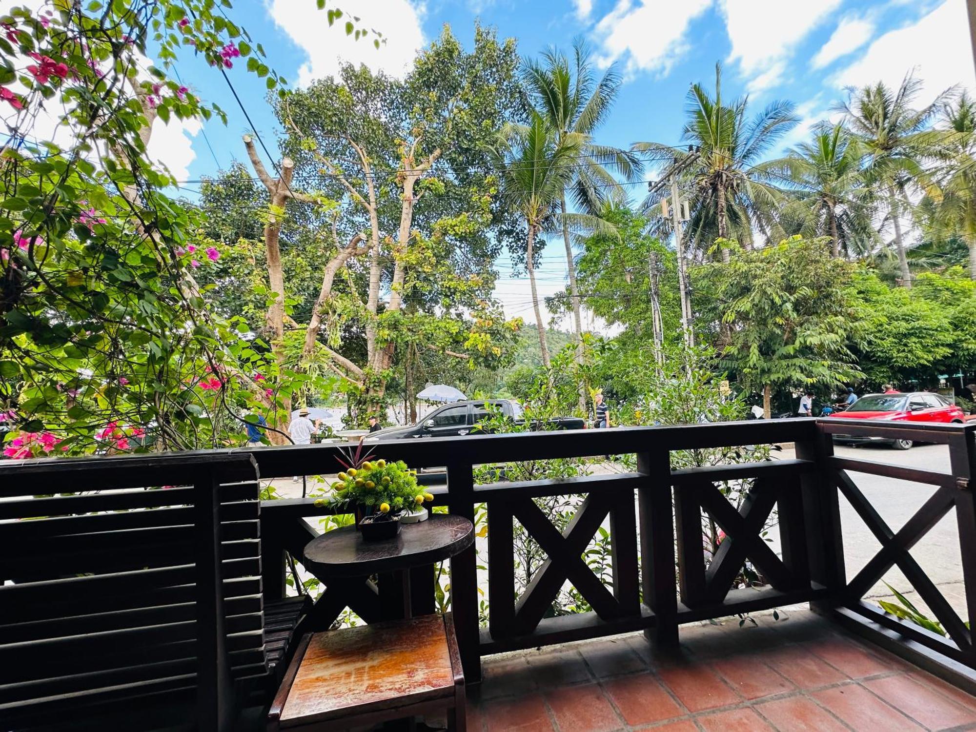 Anisa Mekong Riverside Villa Luang Prabang Exterior photo