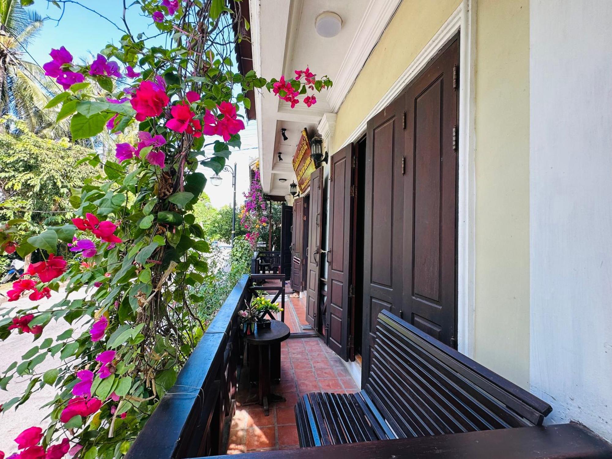 Anisa Mekong Riverside Villa Luang Prabang Exterior photo