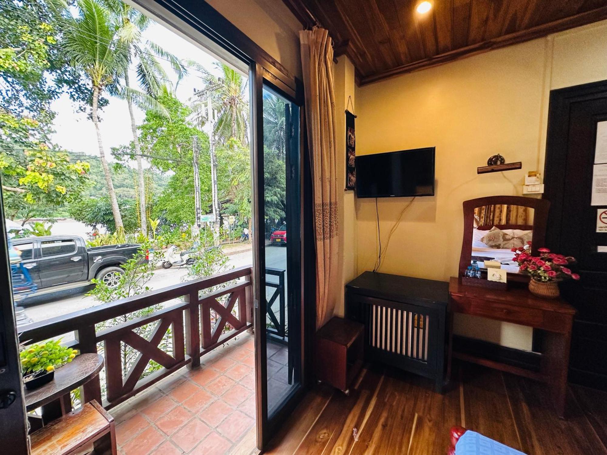 Anisa Mekong Riverside Villa Luang Prabang Exterior photo