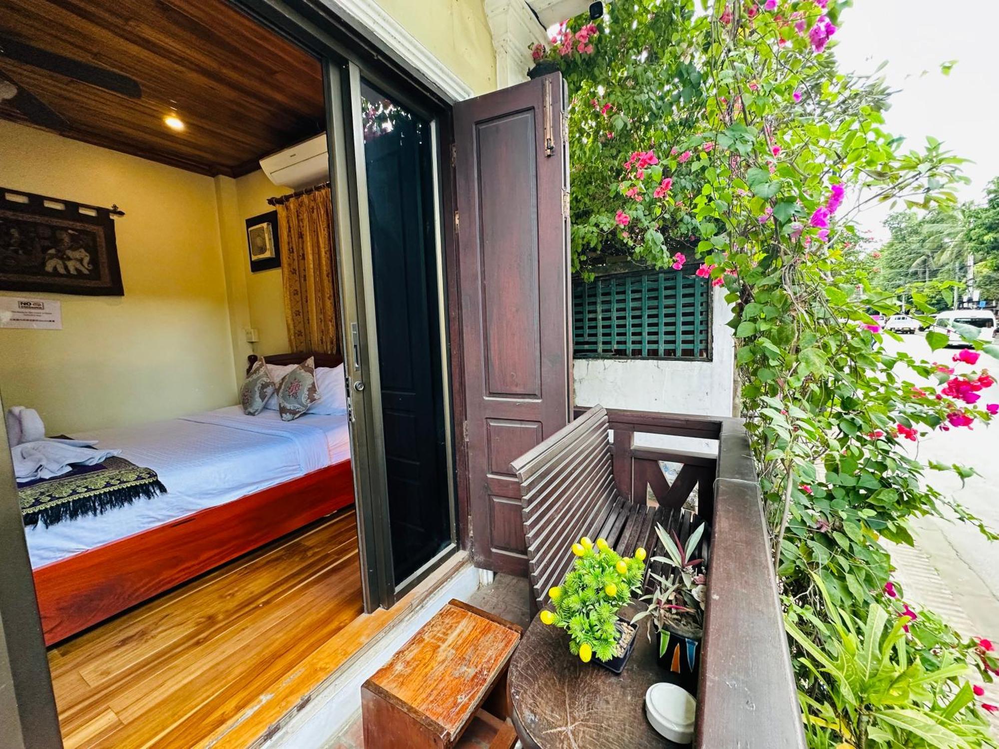Anisa Mekong Riverside Villa Luang Prabang Exterior photo