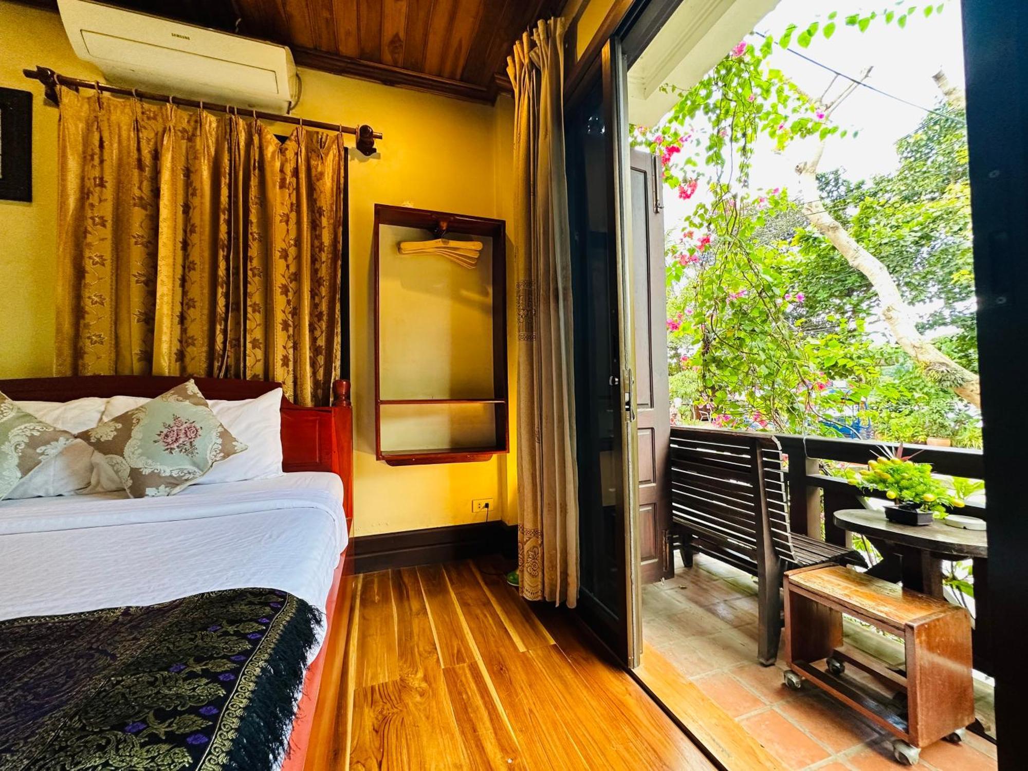 Anisa Mekong Riverside Villa Luang Prabang Exterior photo